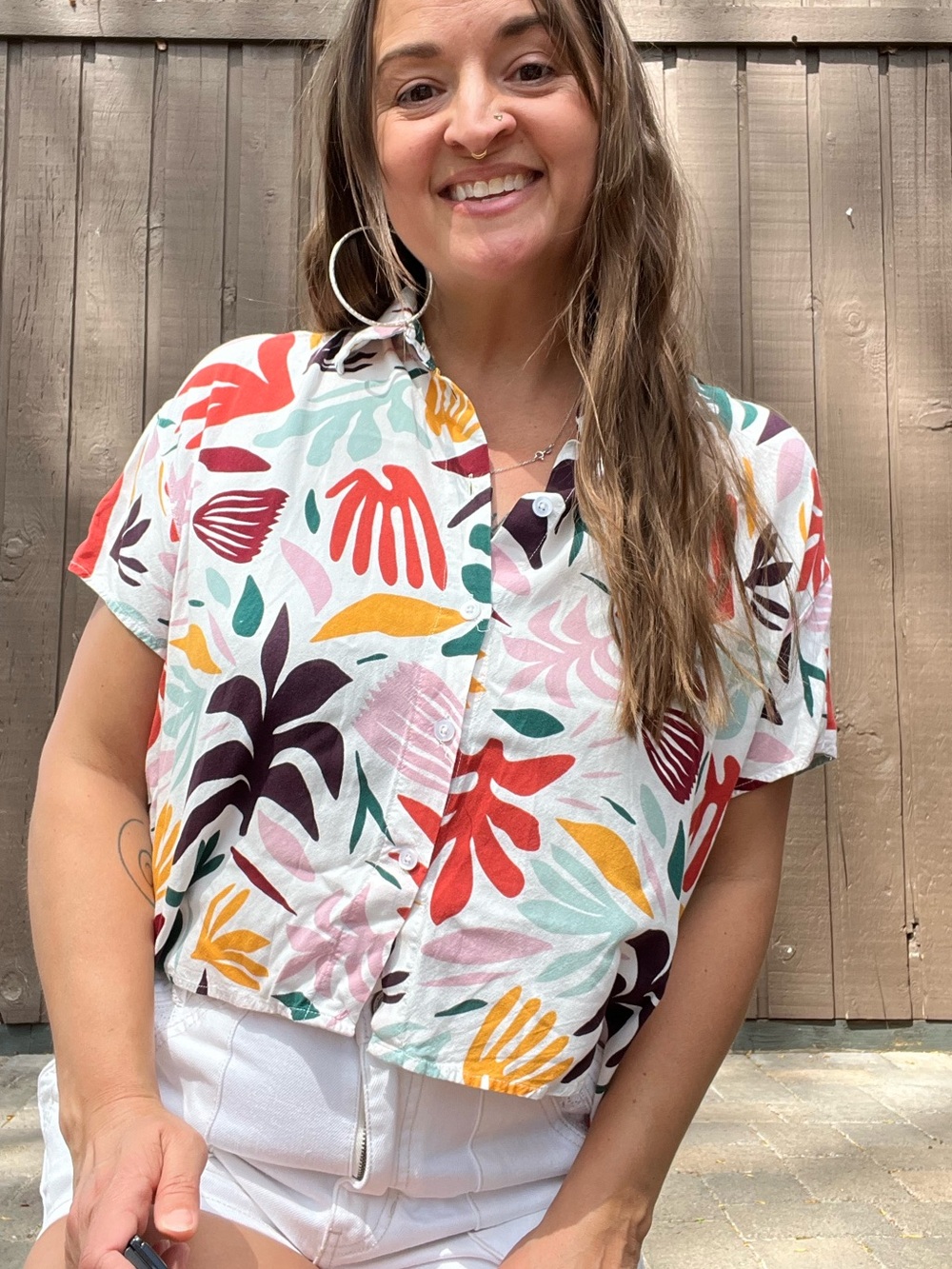 Women's Short-Sleeve Button-Down Shirt - Multicolor Leaf Print